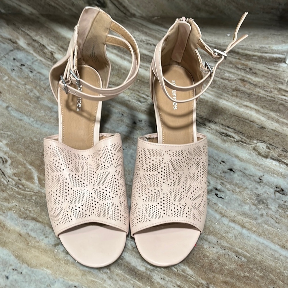 Like new pink heels size 11